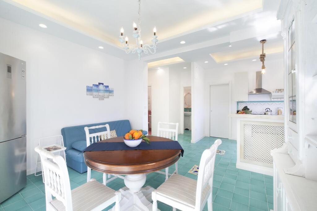 Super Attico Vista Mare Con Piscina Daire Sorrento Dış mekan fotoğraf