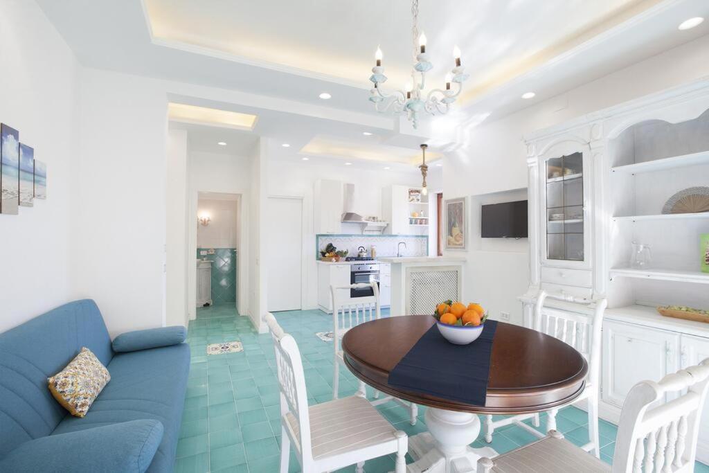 Super Attico Vista Mare Con Piscina Daire Sorrento Dış mekan fotoğraf