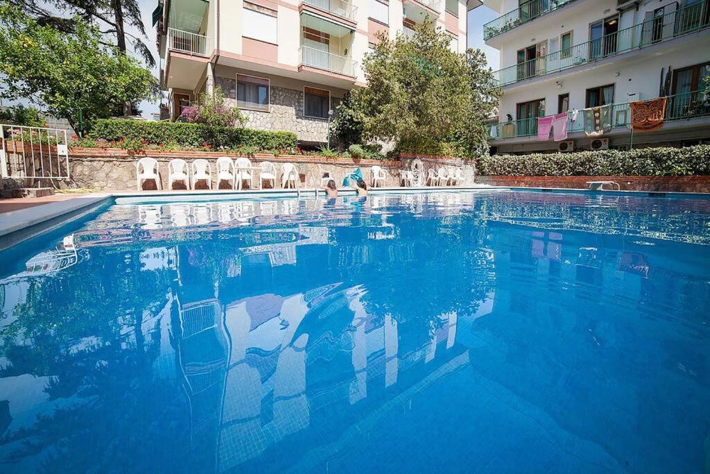 Super Attico Vista Mare Con Piscina Daire Sorrento Dış mekan fotoğraf
